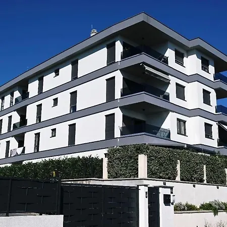 Cobco Apartament *
